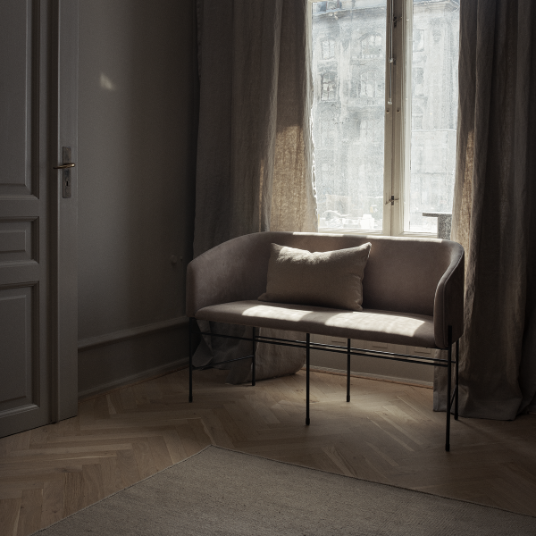(kuvassa Covent Love Seater nupukkinahkaverhoilulla)