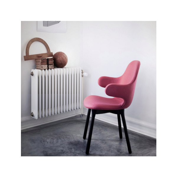 &Tradition_Catch Chair_black wooden legs