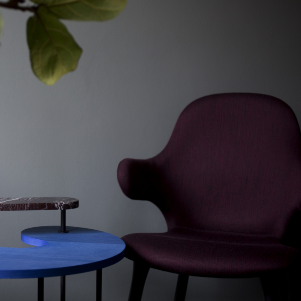 &Tradition_Catch Chair_black wooden legs
