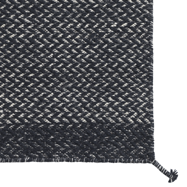 muuto_ply_midnight blue