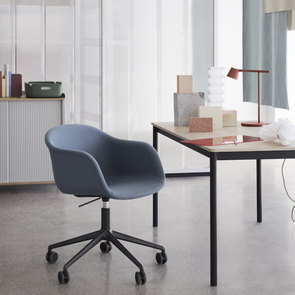 muuto_Fiber Armchair_Swivel_Castors & Lift