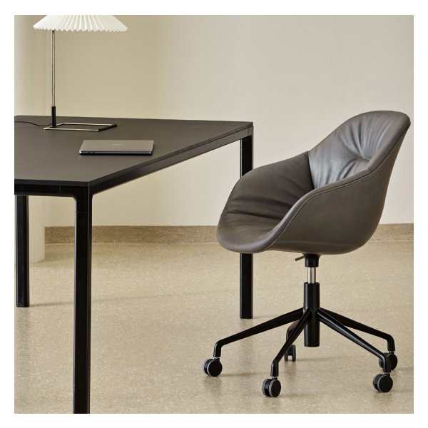 hay_AAC 153 Chair