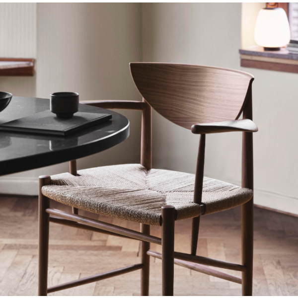 &tradition_Drawn Chair Hm4_oiled walnut