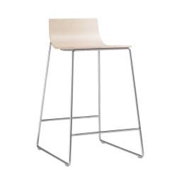 Lineal Barstool selkänojalla, tammi/kromi